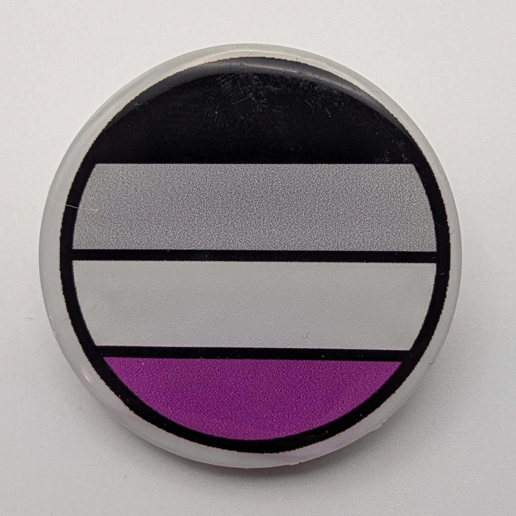 PRIDE FLAG ROUND PIN 1.5" - Asexual